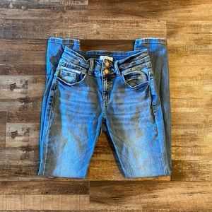 CURVY MID RISE SKINNY JEANS